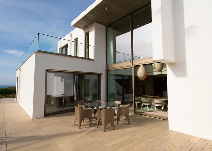 Peralta - Award Winning Exquisite Dream With Infinity Pool *