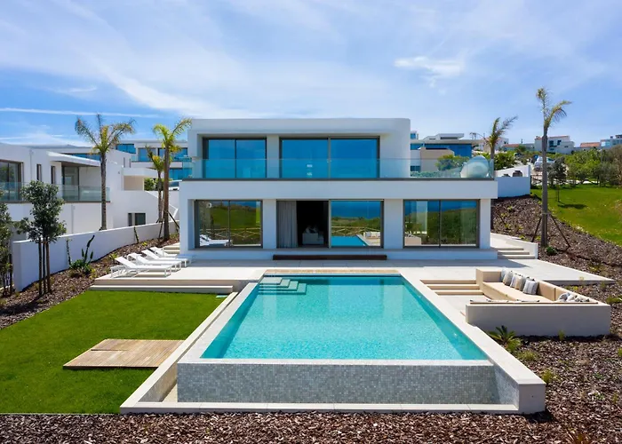 Peralta - Award Winning Exquisite Dream With Infinity Pool